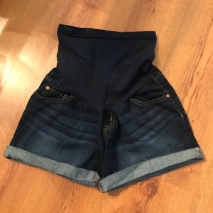 Maternity shorts